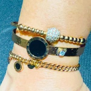 Fashion jewelry bracelets set